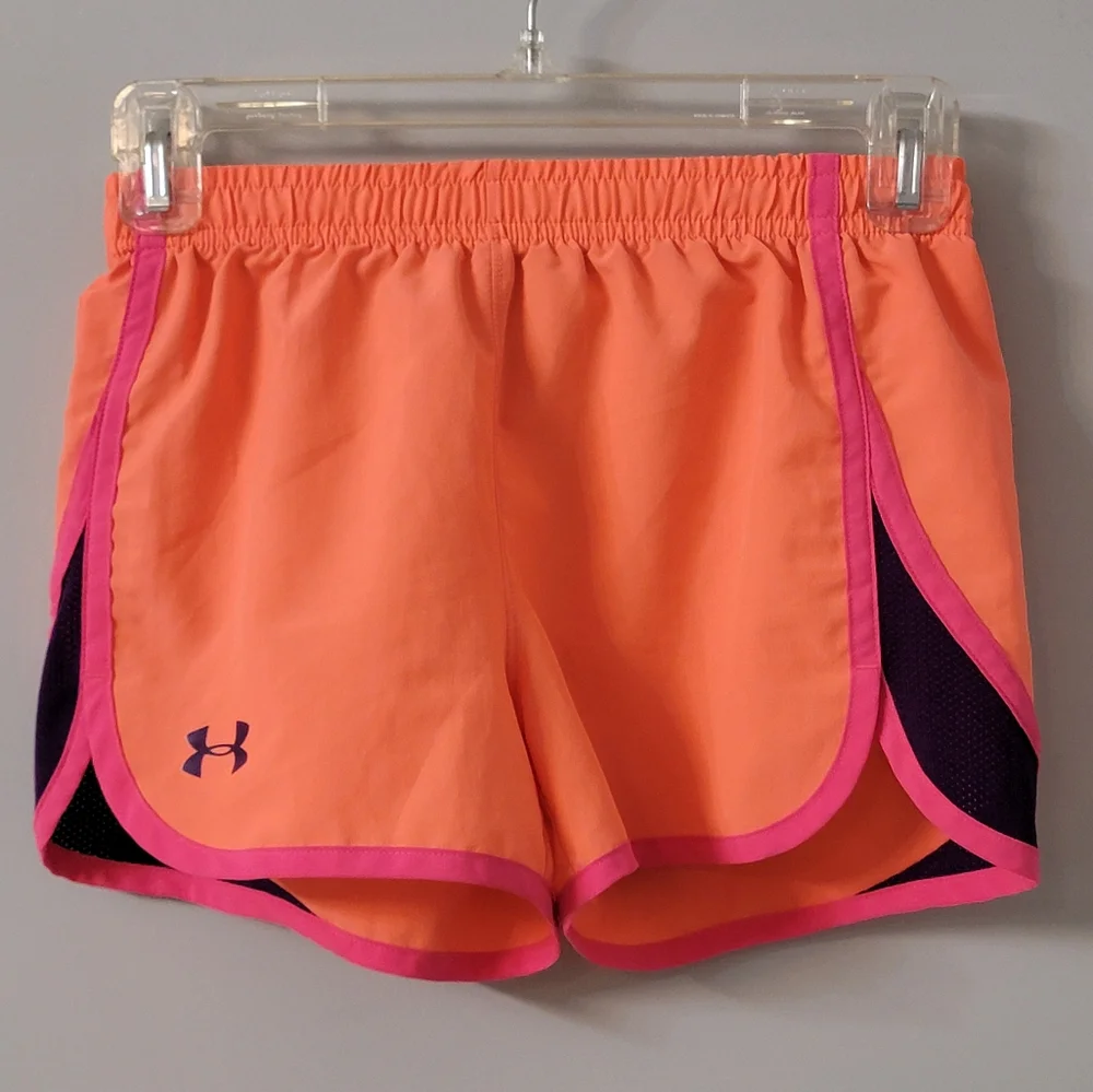 Under Armour Loose shorts heatgear Size: girls Youth medium - Picture 1 of 4